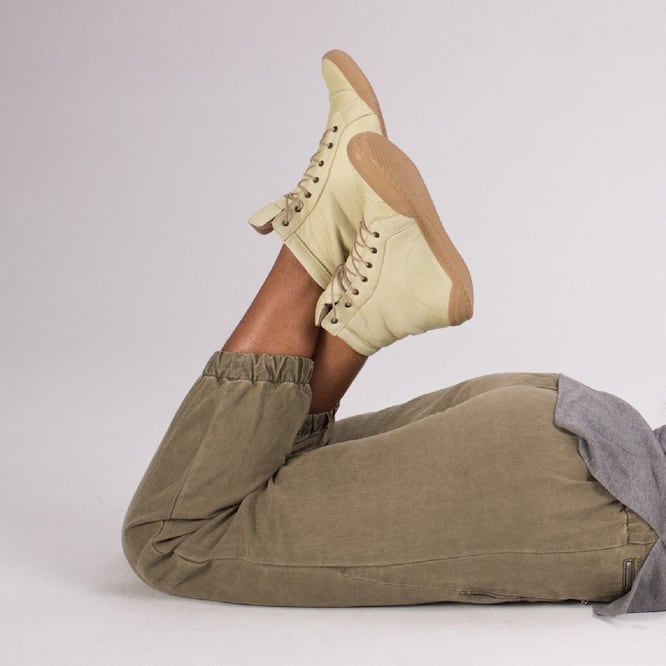 Tenis que avisarán cuando estés subas de peso. Foto: Tredencias