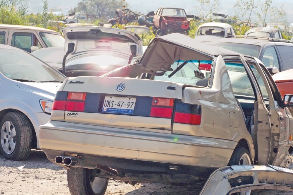 Aseguradoras ubican tres motivos por los que se roban autos: para vender las autopartes, por encargo de grupos criminales y para cometer delitos (ARCHIVO EL UNIVERSAL)