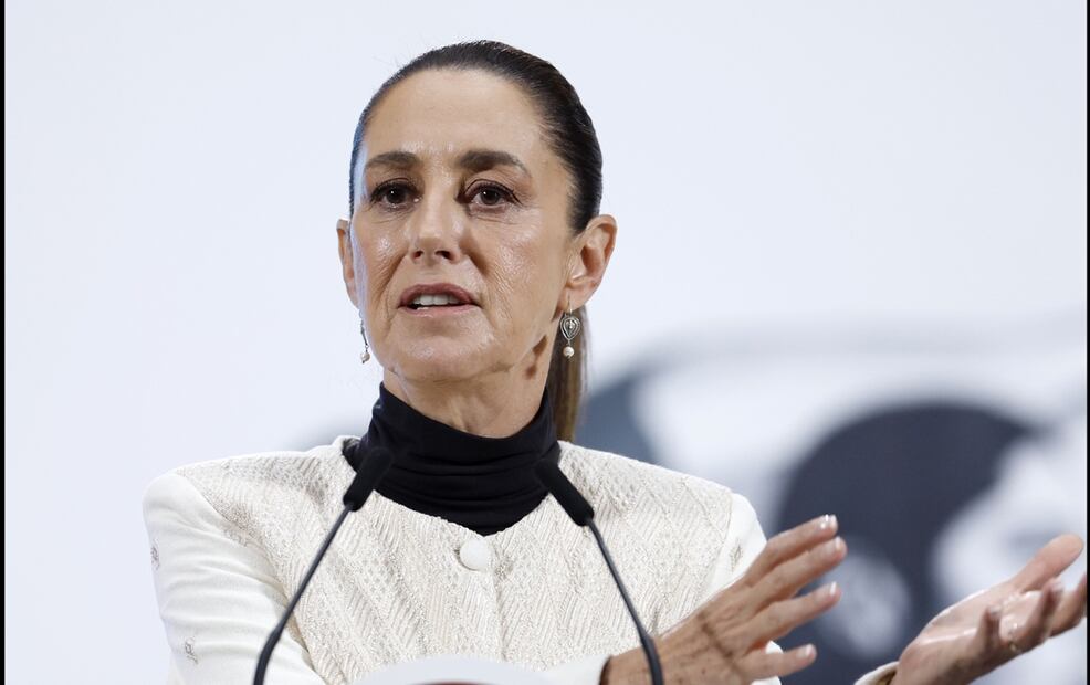 La presidenta Claudia Sheinbaum Pardo señaló la "falta de coherencia" por parte del gobierno de Estados Unidos de nombrar como "organizaciones terroristas" a los cárteles del narcotráfico, pero llega a acuerdos con sus integrantes, como el caso de Ovidio Guzmán López. Foto: EFE