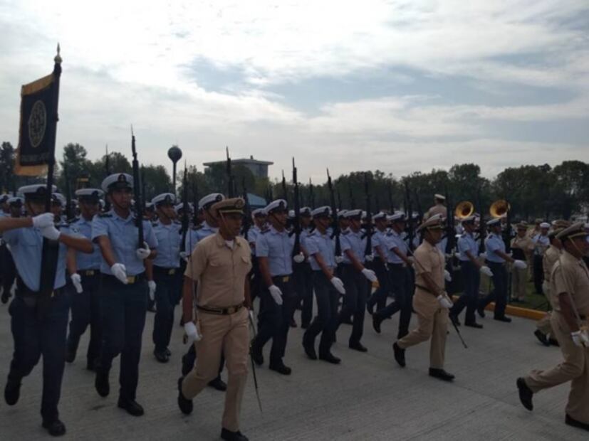 Marinos ensayan para desfile del 16 de septiembre