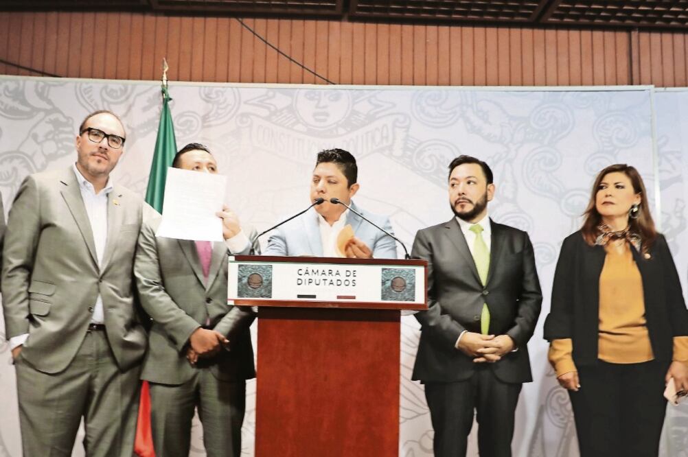 Otra opción. El pasado martes nueve diputados anunciaron su salida de la bancada del sol azteca en la Cámara de Diputados. (ARCHIVO EL UNIVERSAL)