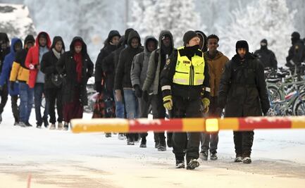 Finlandia aprueba salir del tratado contra minas antipersonas; el país refuerza defensa contra Rusia