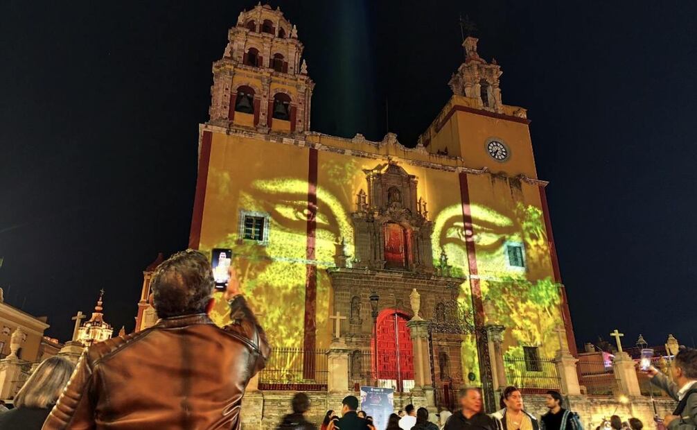 Videomapping' en la Plaza de la Paz (30/10/2025). Foto: Especial