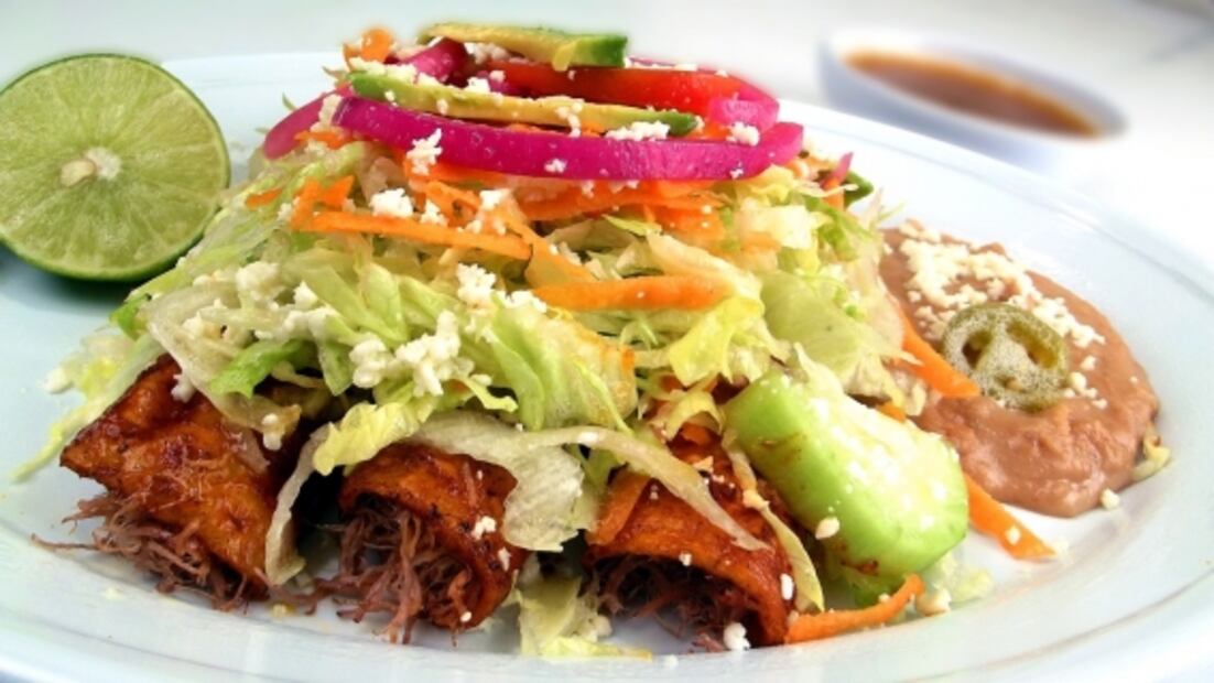 Las enchiladas de doña Ángela de "De mi rancho a tu cocina"