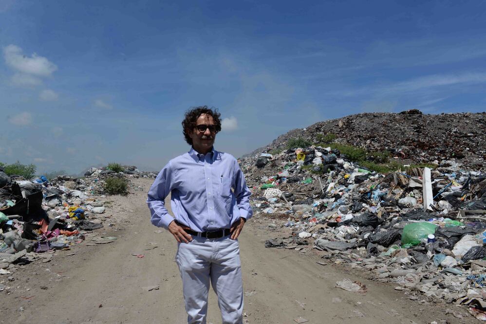 Durante su visita al relleno sanitario de Progreso, Gabriel Quadri de la Torre declaró que sí está interesado en ser candidato presidencial de nuevo (Foto: Yazmin Rodriguez / EL UNIVERSAL)