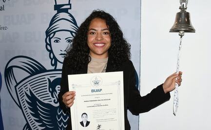 Joven con sordera profunda obtiene título de licenciada en Diseño Gráfico en Puebla