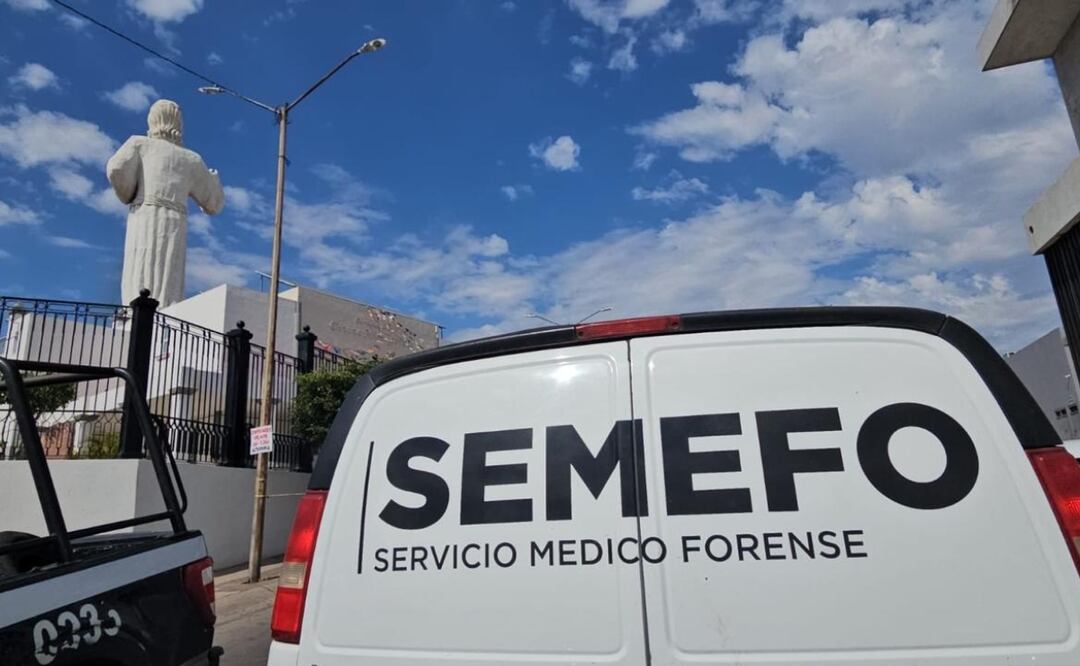 En la entrada del estacionamiento de la iglesia católica de la Divina Misericordia, conocida por la enorme figura de un Cristo blanco, un hombre fue asesinado a balazos. | Foto: Especial.