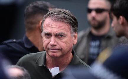 Defensa de Bolsonaro pide que el expresidente brasileño cumpla pena de 27 años de cárcel desde su casa