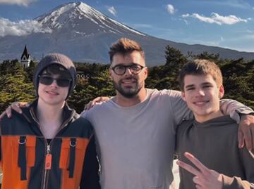 Ricky Martin presume viaje con sus "enormes" hijos en Japón