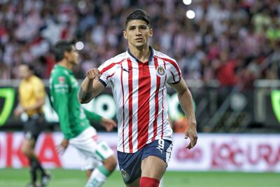 Alan Pulido evita pagar la tenencia de su Ferrari