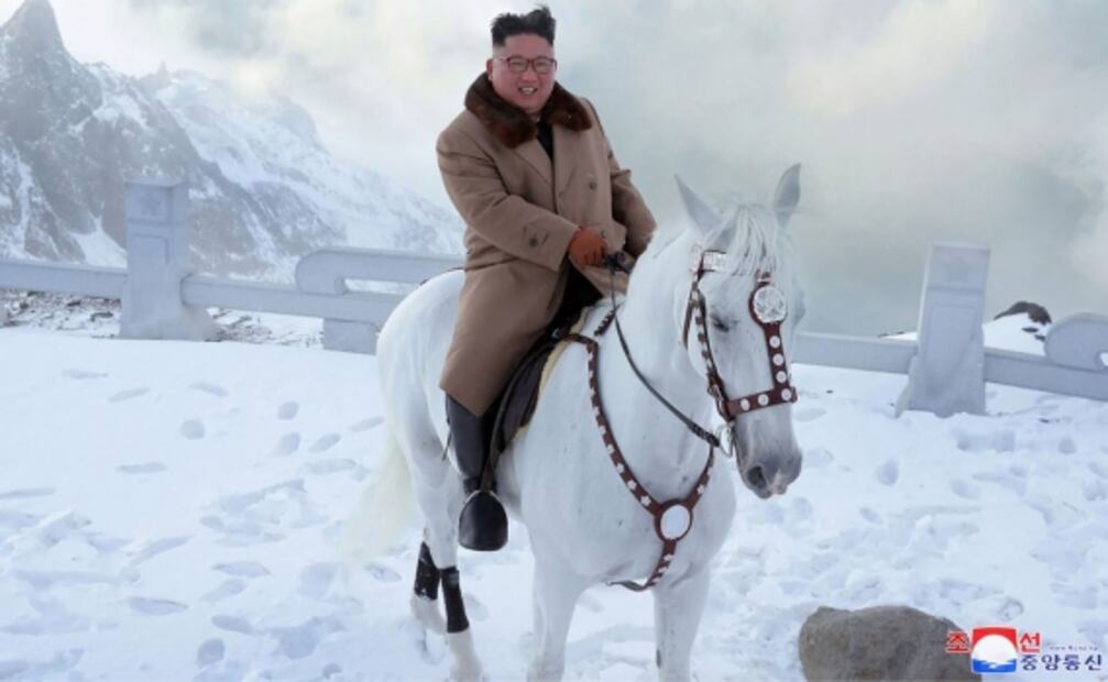 Líder de Corea del Norte visita montaña sagrada para analizar sanciones de EU