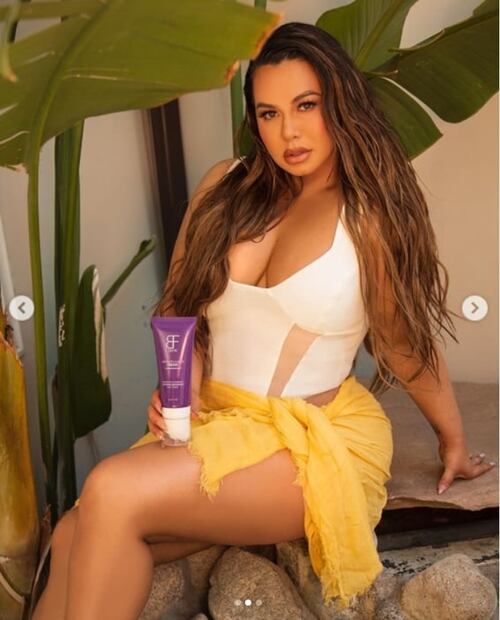 Chiquis Rivera incendia Instagram con traje de baño blanco