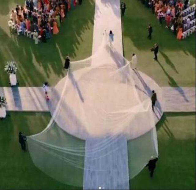 El increíble velo que lució Priyanka Chopra en su boda con Nick Jonas