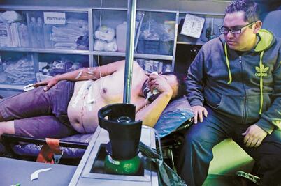 Riñen vendedores en CU