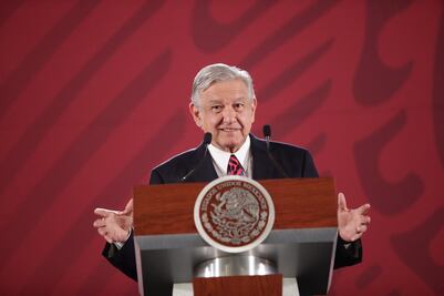 AMLO informa que se investiga caída del helicóptero en Michoacán
