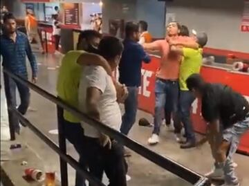 Brutal golpiza en juego de los Sultanes de Monterrey de la LMP