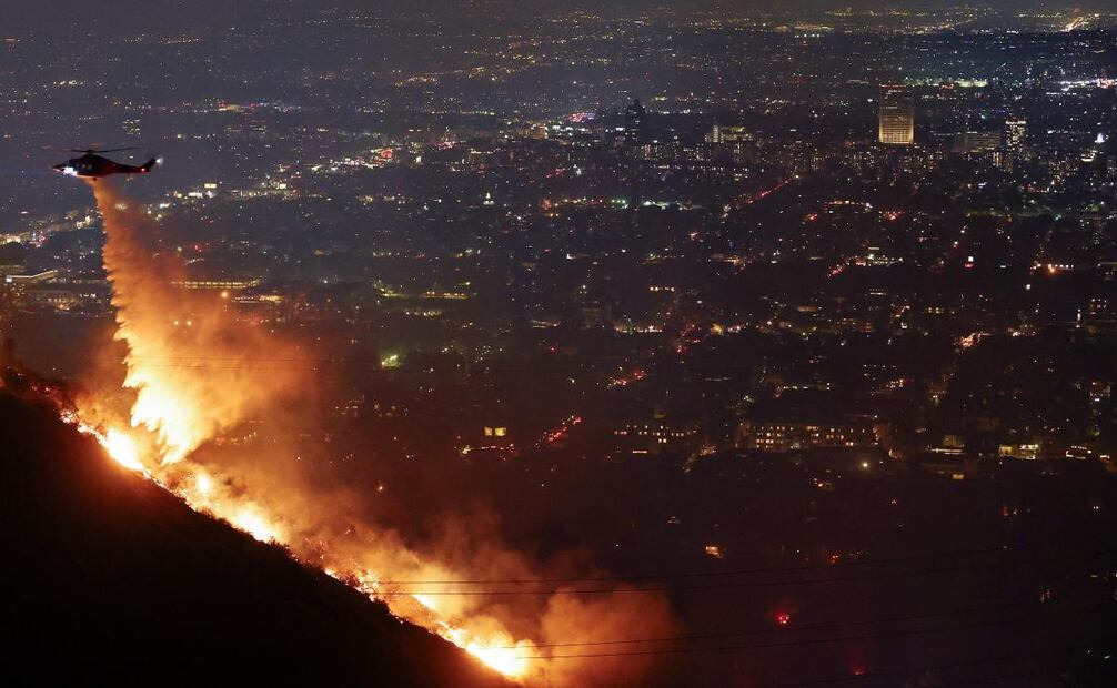 Desde inicios de la semana, una serie de incendios forestales ha devastado Los Ángeles, obligando a evacuar a más de 100,000 personas y causando al menos cinco muertes Fotos: AFP