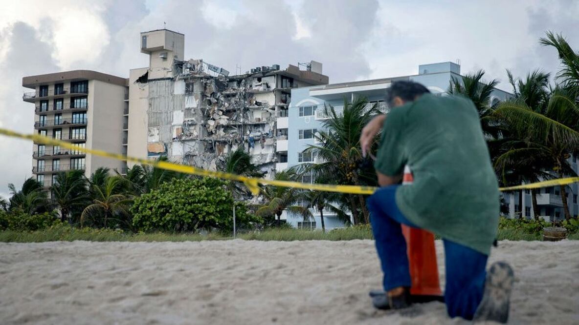 Aspecto del derrumbe en un condominio de Miami. Fotografía de Getty images