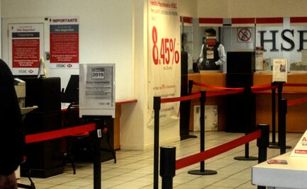 Moody's baja calificación a ocho bancos en México