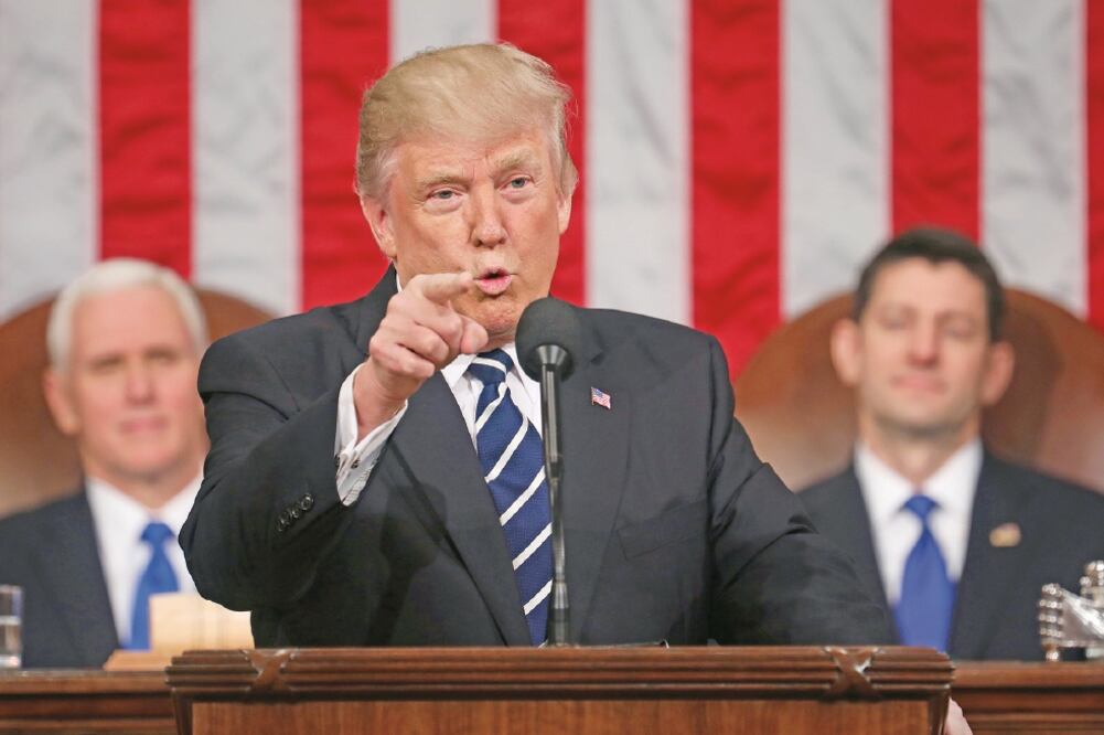 El presidente Donald Trump dará el martes su primer discurso del Estado de la Unión ante el Congreso y la nación. (JIM LO SCALZO. AP)