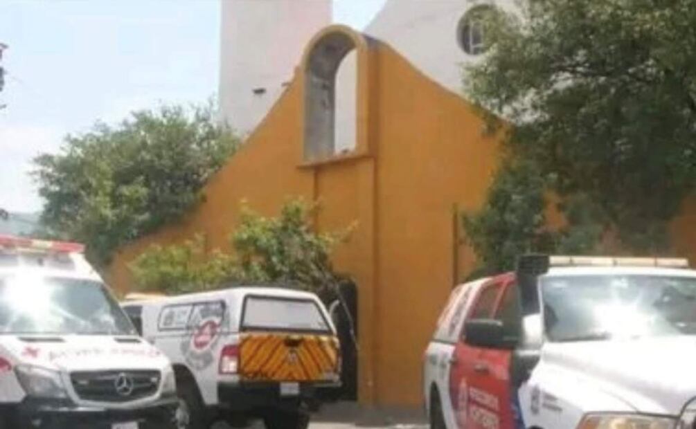 Autoridades acudieron a la parroquia donde fue encontrado el cuerpo de la víctima en Monterrey, Nuevo León (18/04/2025). Foto: Especial