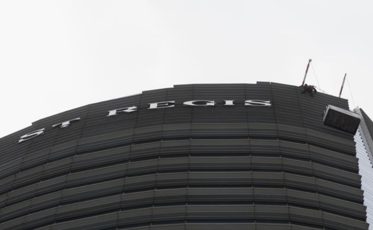 Falla en andamio deja a trabajador suspendido entre los pisos 34 y 39 del Hotel St. Regis (16/03/2026). Foto: Osmar Alvarado / EL UNIVERSAL