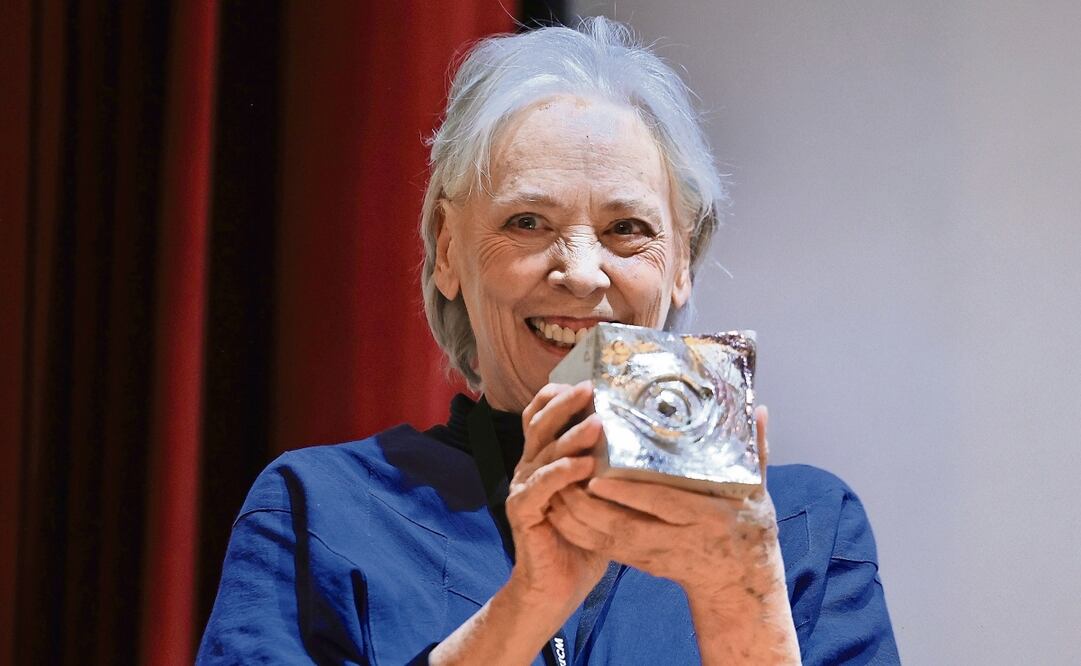 La productora recibió el Ojo. También develó una butaca con su nombre. Fotos: Berenice Fregoso | El universal