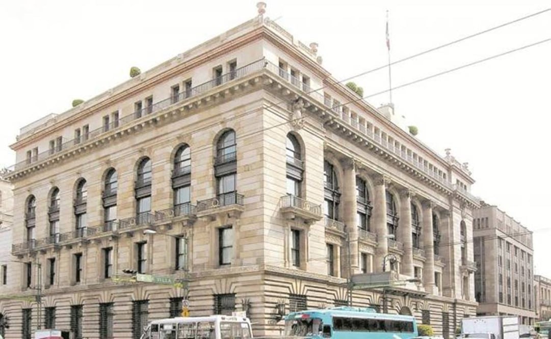 Mexico cuts second quarter debt issuance by 17.4 bln pesos