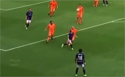 VIDEO: Marcelo Flores emula a Ronaldinho con jugada de fantasía en España