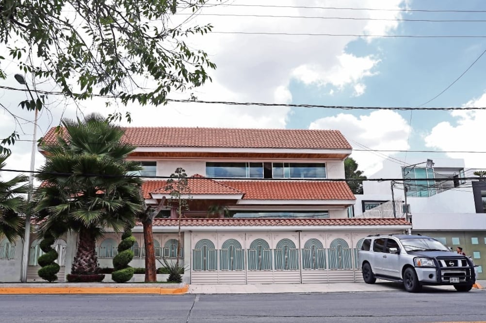 Los inmuebles que fueron cateados se encuentran en Huixquilucan y Naucalpan, en el Estado de México, y en Álvaro Obregón, Miguel Hidalgo y Tlalpan, en la capital. (VALENTE ROSAS. EL UNIVERSAL)