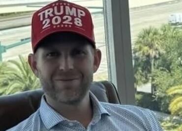 ¿Reelección? Ponen a la venta gorras con lema "Trump 2028"; Constitución prohíbe que se presente a otro mandato