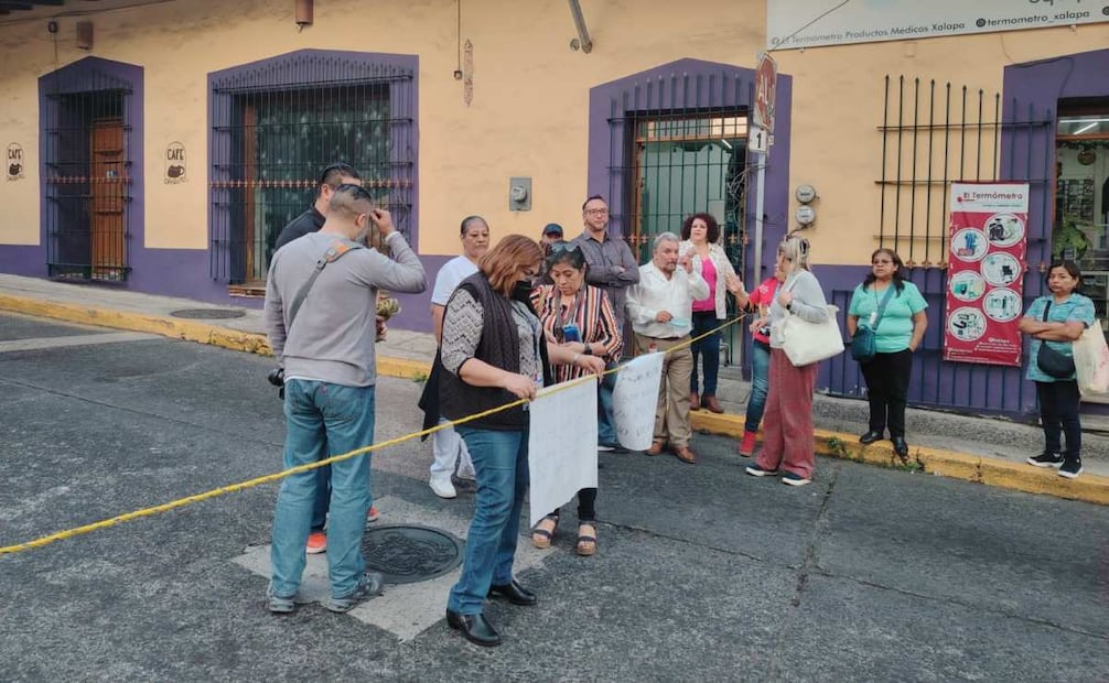 Exigen a la gobernadora del estado pago del bono navideño (18/12/2025). Foto: Especial