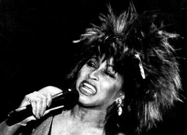 Tina Turner, la mujer de la voz rasposa, las piernas bonitas y las alocadas pelucas