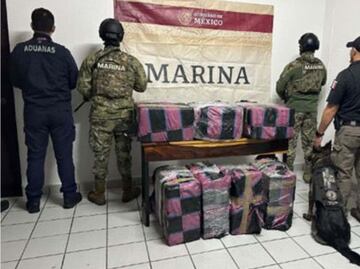 Marina decomisa 350 kilos de cocaína en Ensenada, BC; iban distribuidos en paquetes al interior de un contenedor