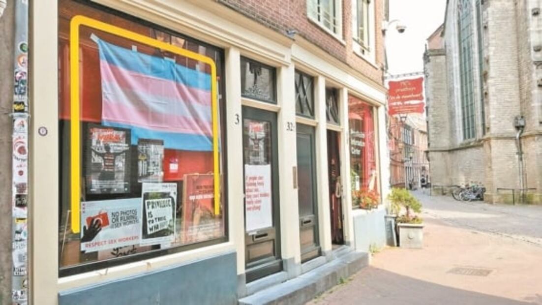 Resurge barrio rojo en Ámsterdam con gel antibacterial 