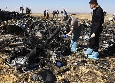 "Ruido de explosión en cajas negras de avión del Sinaí"
