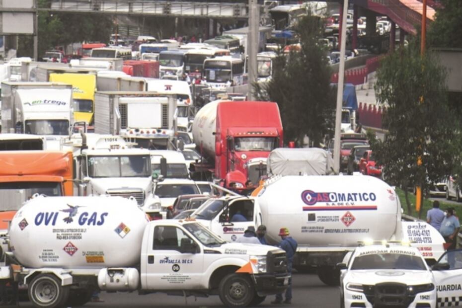 Rebelión de gaseros; realizan bloqueos y convocan a paro