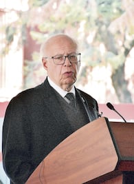 Pide Narro a médicos prevenir sobrepeso 