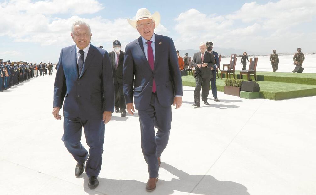 El expresidente de México, Andrés Manuel López Obrador y Ken Salazar, exembajador de Estados Unidos (10/3/2023). Foto: Presidencia.