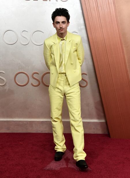 Timothée Chalamet en traje de cuero, de Givenchy. Foto: AP