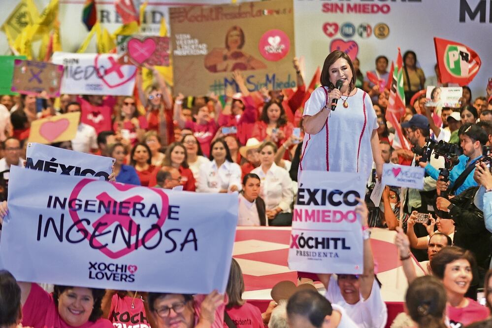 Xóchitl Gálvez Ruiz, candidata a la Presidencia por el PAN, PRI y PRD, se reunió con cientos de simpatizantes en Campeche. Foto: Berenice Fregoso / EL UNIVERSAL