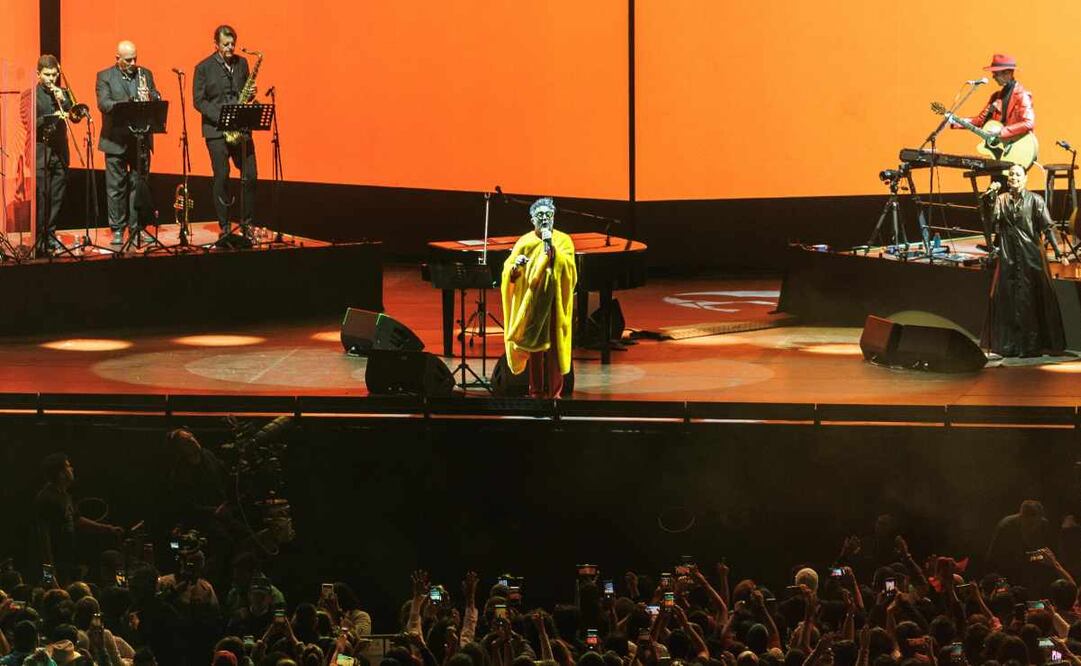 Fito Páez ante 80 mil fans en el Zócalo. Foto: Yaretzy M. Osnaya / EL UNIVERSAL