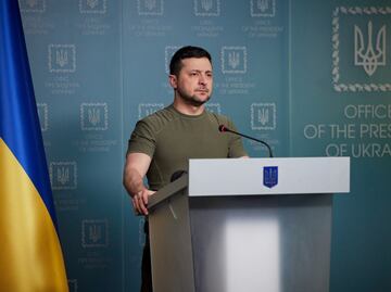 “No le tengo miedo a nadie. Me quedo en Kiev”, dice Zelensky