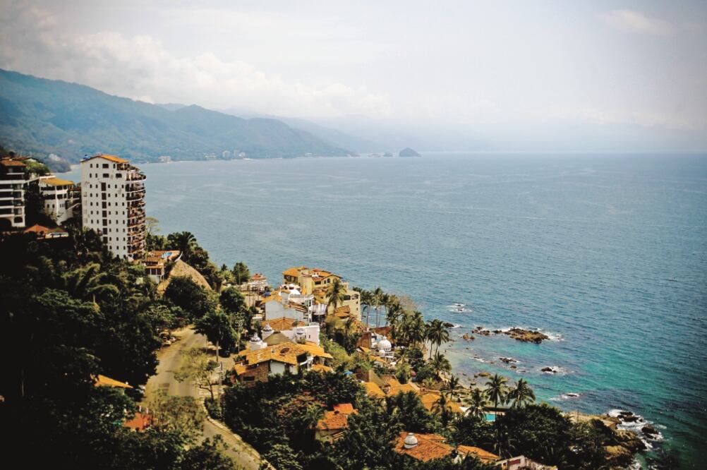 Puerto Vallarta, Jalisco, es considerada con alto nivel de seguridad por tener el doble del promedio de policías, además de que son bilingües (ARCHIVO EL UNIVERSAL)