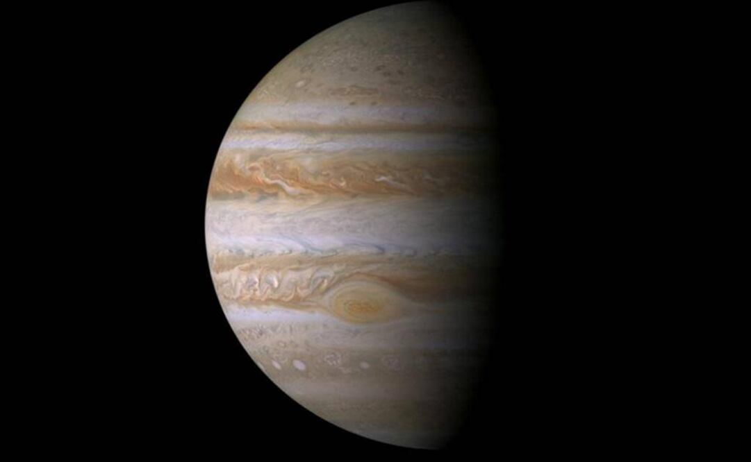 El colosal remolino, conocido como la Gran Mancha Roja, debe su nombre al color que lo caracteriza. Foto: Archivo