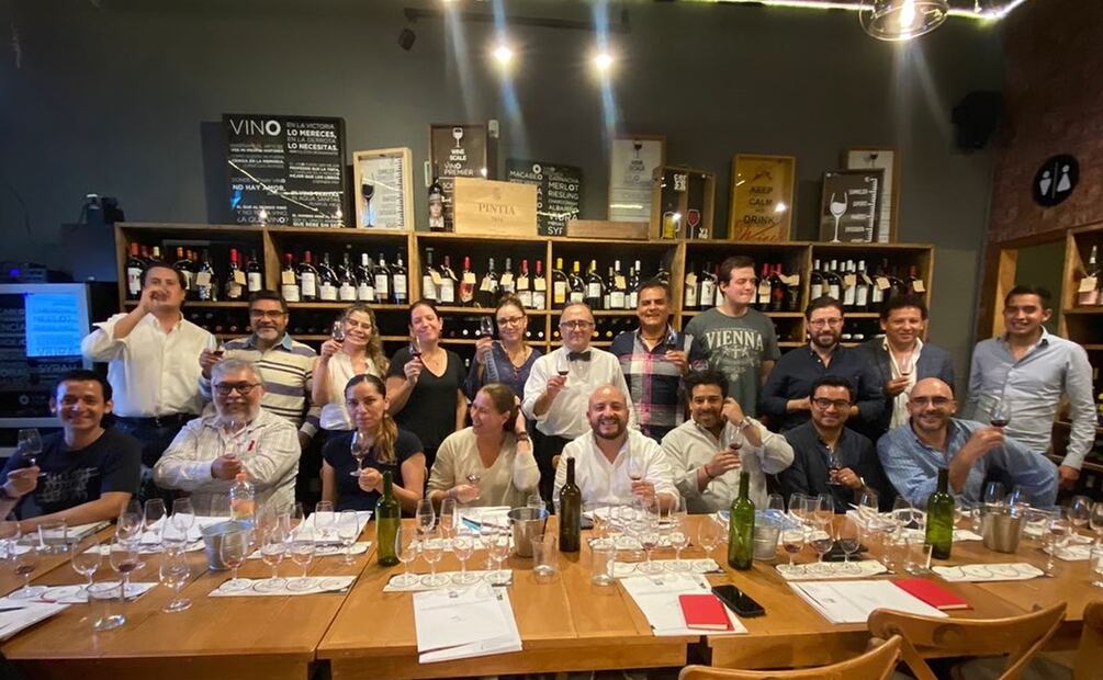 Estudia para sommelier. Descubre todo lo que necesitas para ser un profesional del vino. Foto: Escuela Mexicana de Sommeliers