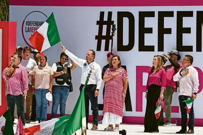 PAN reporta la Marea Rosa como gasto de campaña