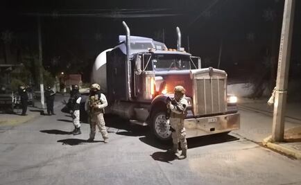 Localizan tres camiones cisterna abandonados con gas LP en Edomex