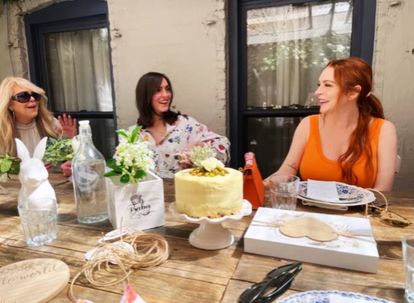 La actriz de 36 años celebró la fiesta previa al nacimiento de su bebé este domingo, por lo que contó con la compañía de su familia más cercana.
Foto: Instagram