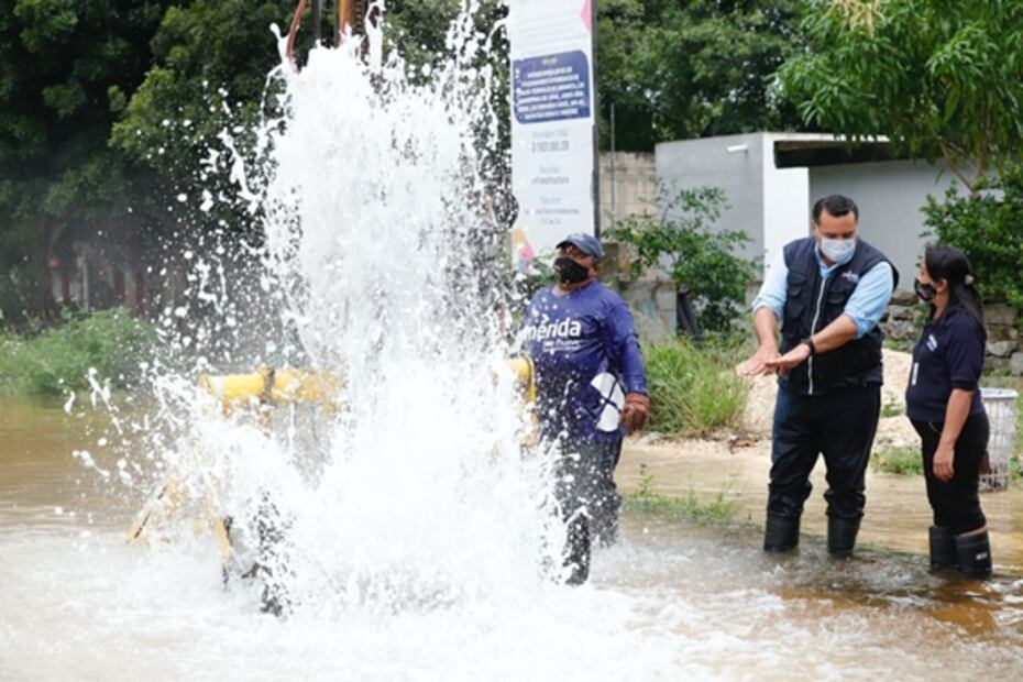 A tres días de "Delta", fraccionamientos de Mérida permanecen inundados